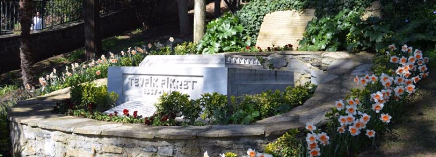 İSTANBUL’DA EDEBİYATIN AYAK İZLERİ