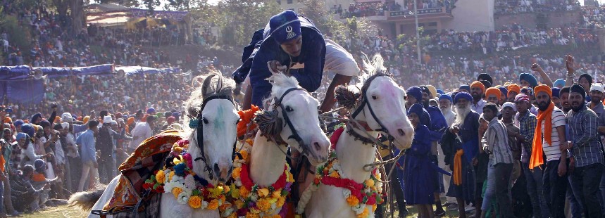 HOLİ ve HOLA MOHALLA FESTİVALLERİ