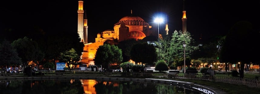 AYASOFYA'DA BİR GECE 