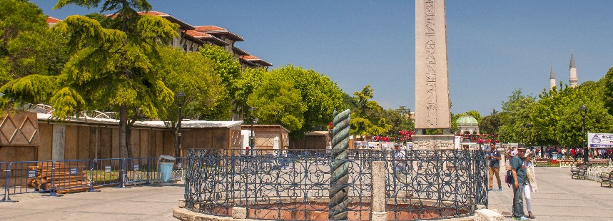 AYASOFYA, YEREBATAN SARNICI VE TOPKAPI SARAYI İLE TARİHİ YARIMADA'NIN İZİNDE