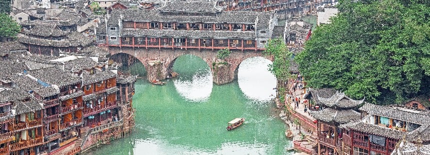 YANGTZE NEHRİ’NDE YOLCULUK