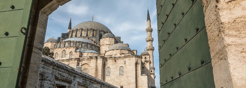 GÜNBATIMINDA DÜNYAYI SEYREDEN KÜLLİYE: SÜLEYMANİYE