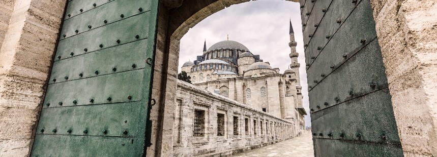 GÜNBATIMINDA DÜNYAYI SEYREDEN KÜLLİYE: SÜLEYMANİYE