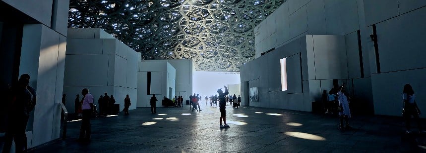 ÇÖLÜN MODERN ŞEHRİ ABU DABİ VE LOUVRE MÜZESİ