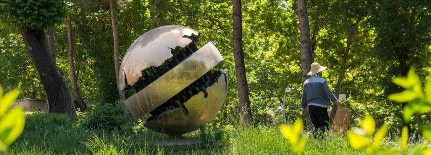 TAHRAN’DA DOLU DOLU SANAT