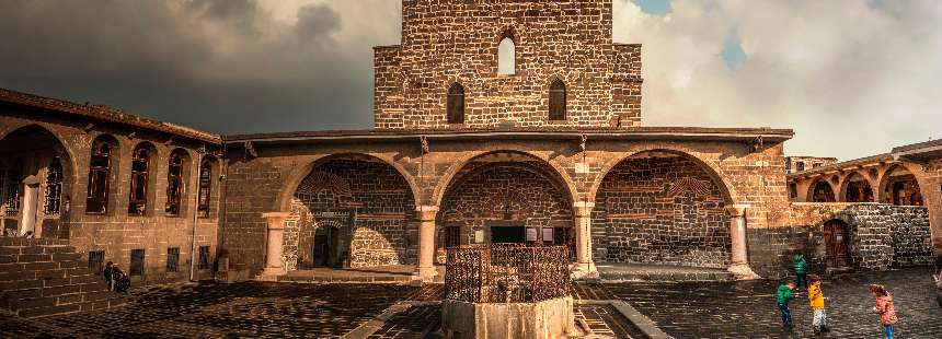 MEZOPOTAMYA VE ANADOLU MEDENİYETLERİNİN BEŞİĞİ DİYARBAKIR TURU