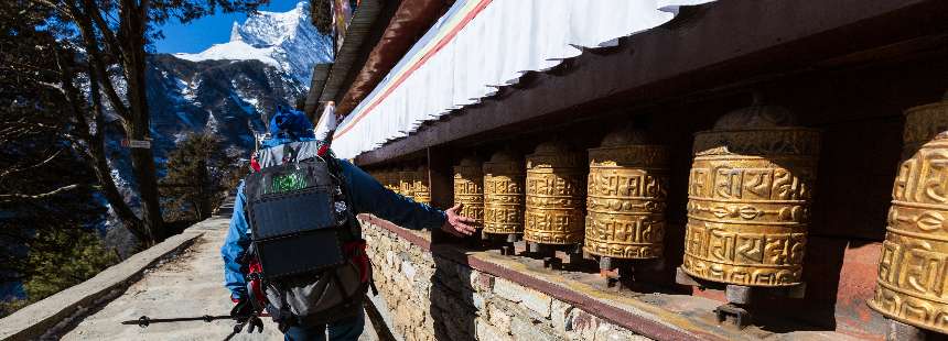 MÜNFERİT NEPAL LIVING WITH LOCALS