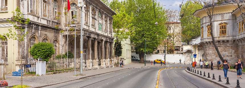 HAFIZA MEKANLARI İLE İSTANBUL I: MEYDANLAR