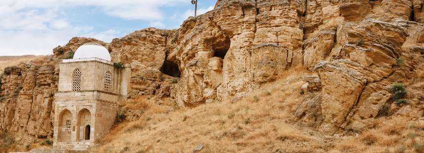 DÜNDEN BUGÜNE AZERBAYCAN