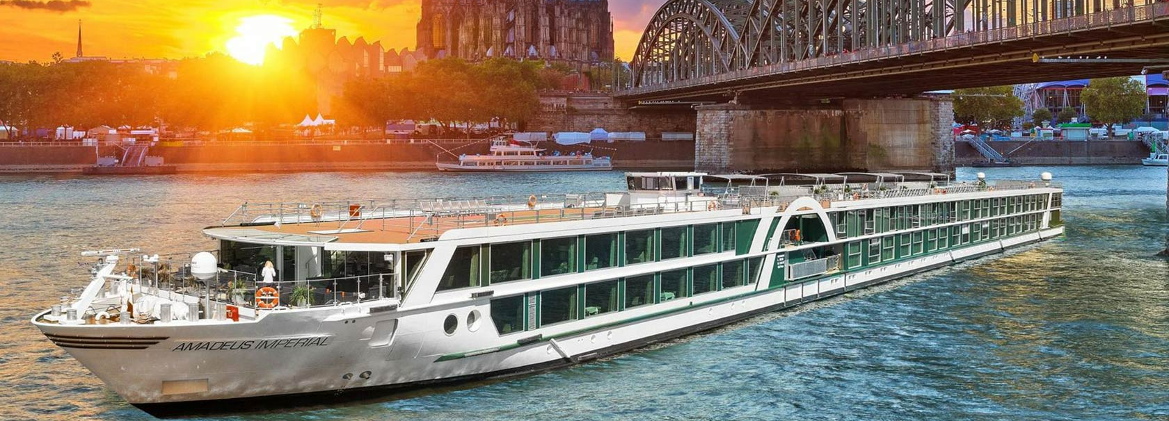 MÜNFERİT 5* DELUXE AMADEUS CARA İLE BAŞTAN SONA MAVİ TUNA NEHRİ
