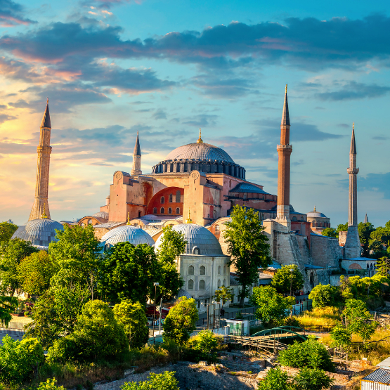 TOPKAPI SARAYI VE YERENATAN SARNICI İLE TARİHİ YARIMADA'NIN İZİNDE