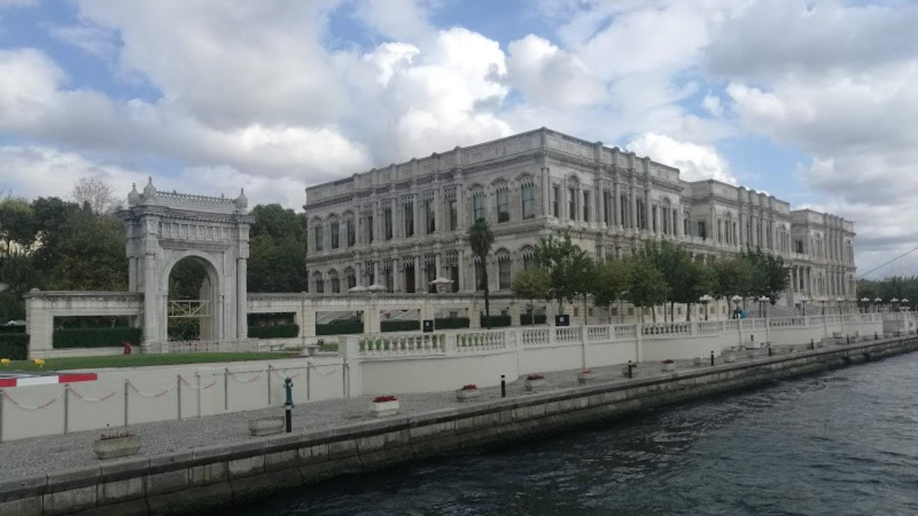 YILDIZ SARAYI'NDAN ÇIRAĞAN'A