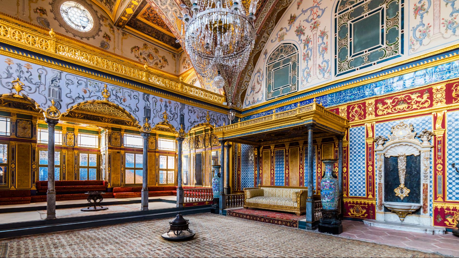 TOPKAPI SARAYI VE HAREM'DE GEZİ