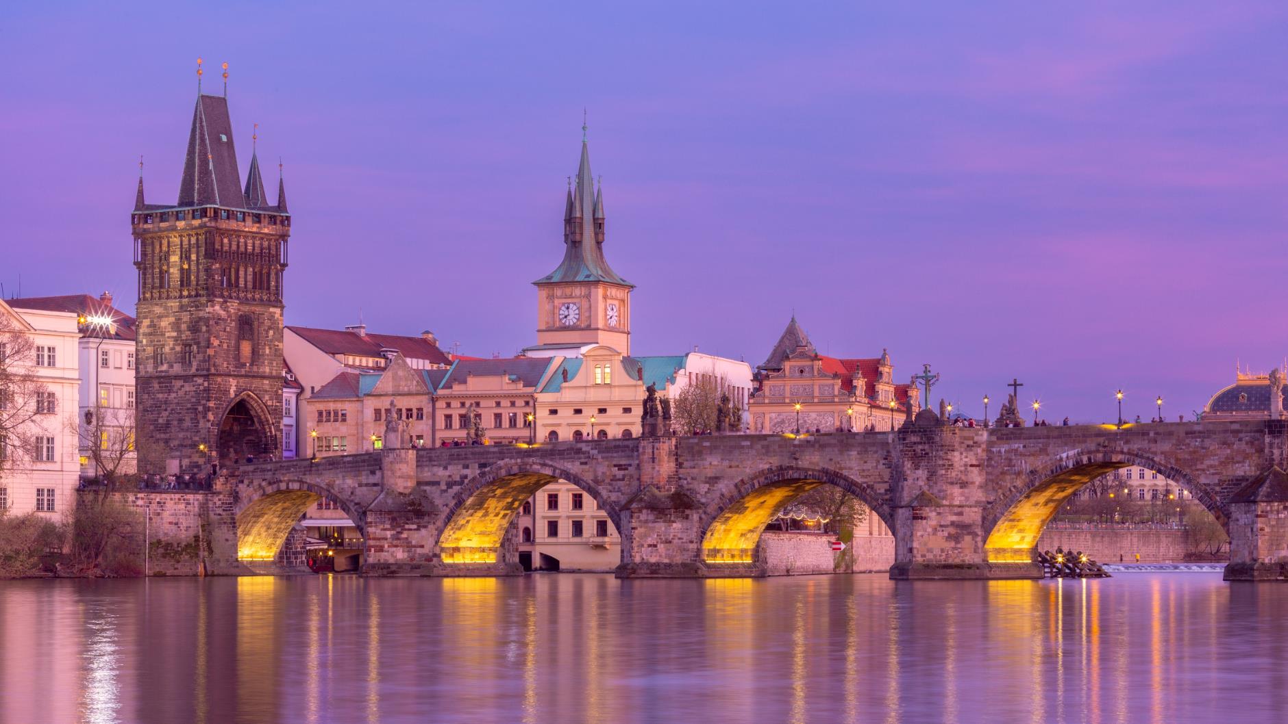 BOHEMYA'NIN KALBİNDE: PRAG'IN BÜYÜSÜ