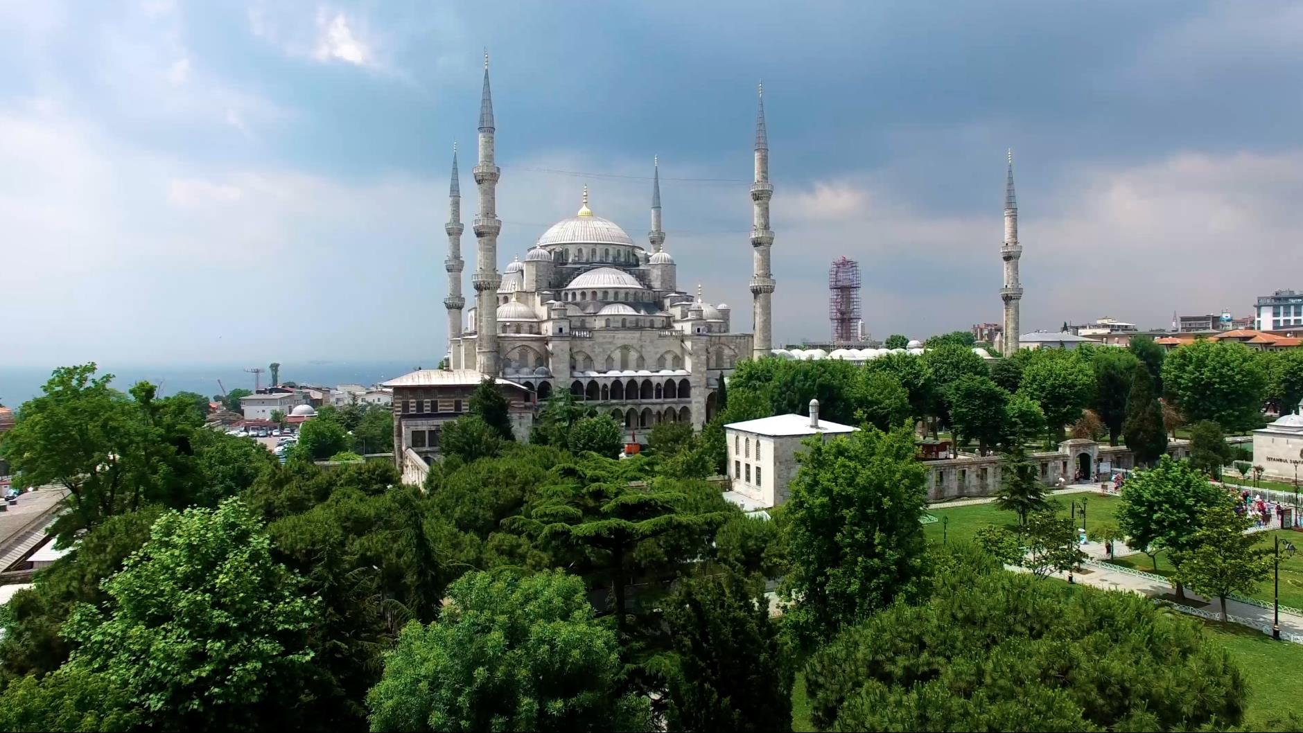SULTANAHMET'TEN LALELİ'YE