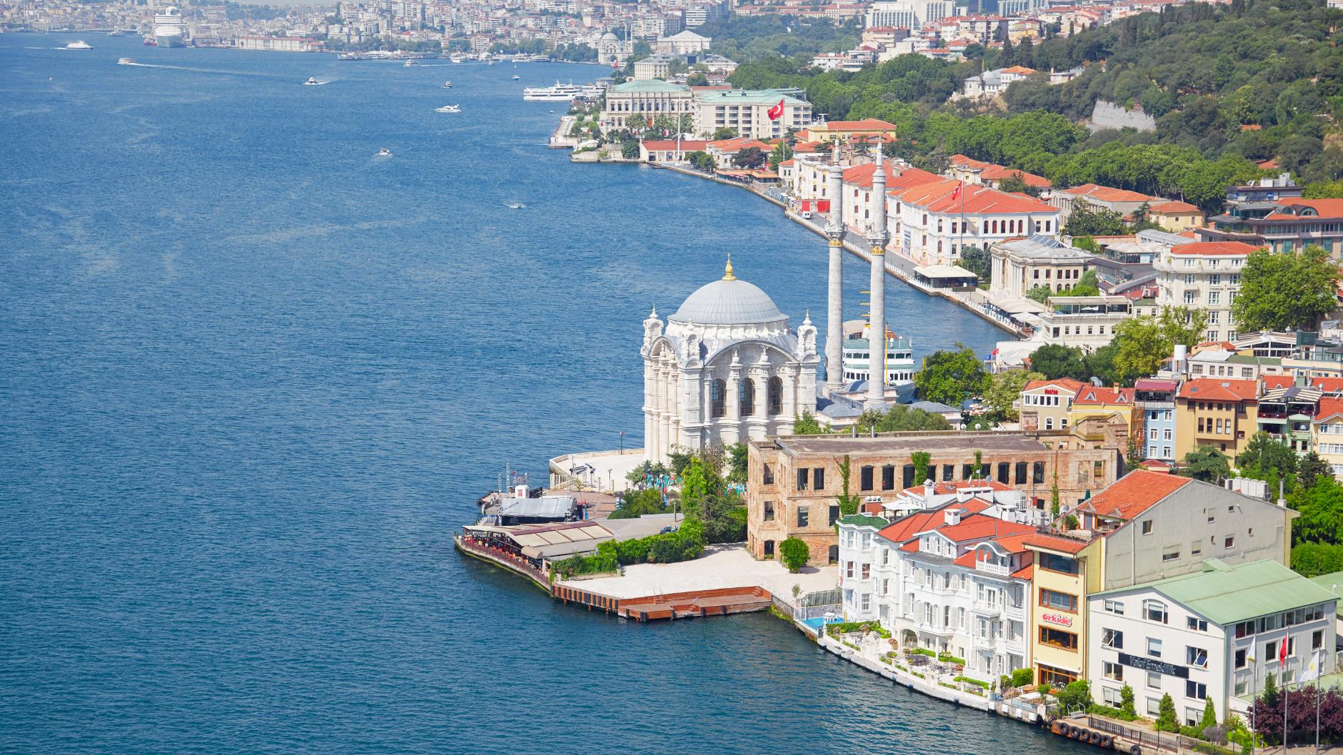 ÇOKKÜLTÜRLÜLÜĞÜN İZİNDE BEŞİKTAŞ