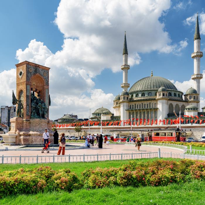 TAKSİM MEYDANI'NDAN GALATASARAY'A