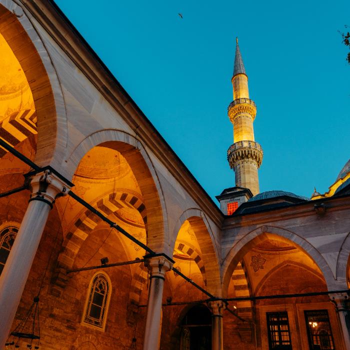 BİR İNANÇ VE TARİH YOLCULUĞU EYÜP