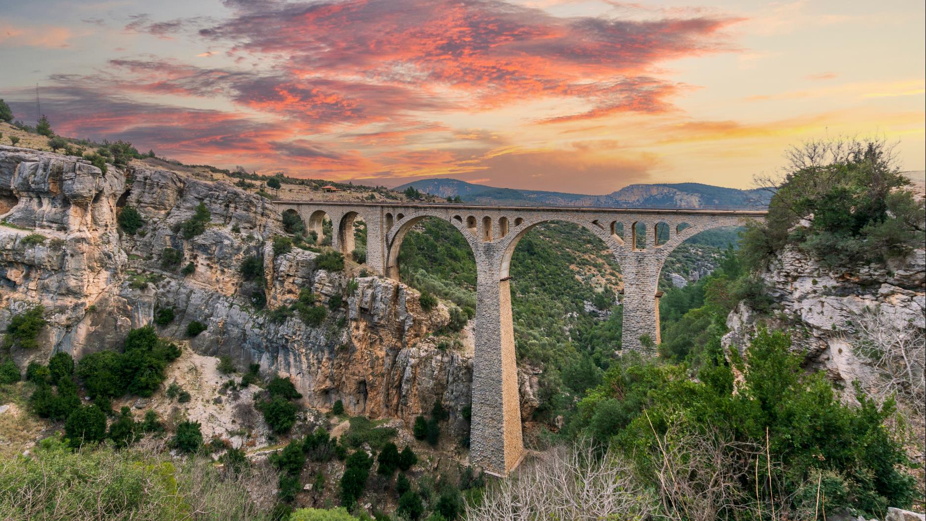ANADOLU’DA GEÇ HİTİT İZLERİ ADANA - GAZİANTEP - KİLİS - KAHRAMANMARAŞ