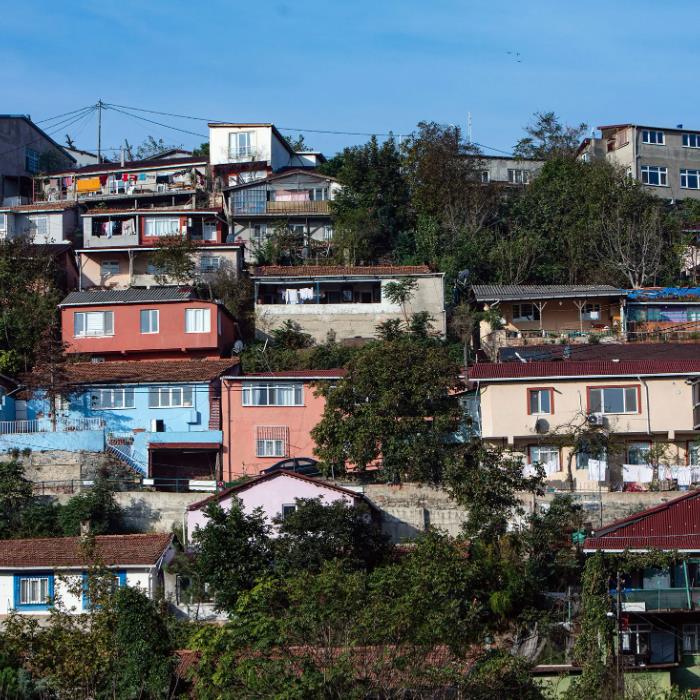  İSTANBUL’UN GECEKONDULAŞMA SERÜVENİ